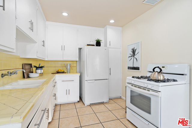 1 Bed Home for Sale in West Hollywood, California