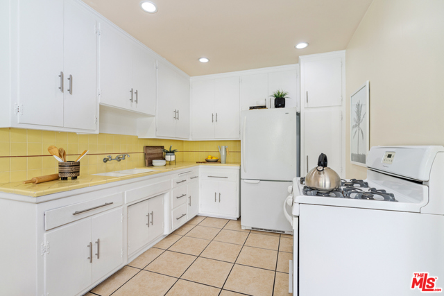 1 Bed Home for Sale in West Hollywood, California