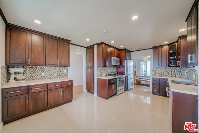 3 Bed Home for Sale in Burbank, California