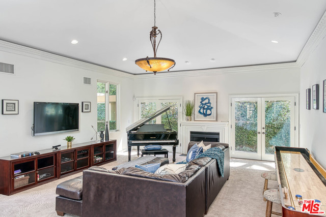 5 Bed Home for Sale in Calabasas, California