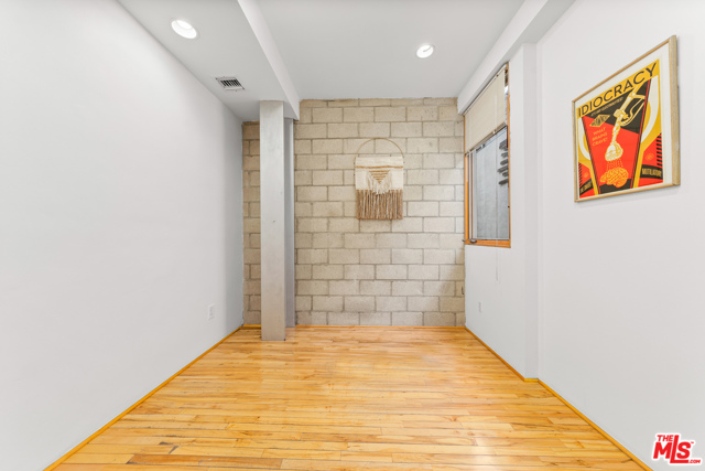 2 Bed Home for Sale in Los Angeles, California