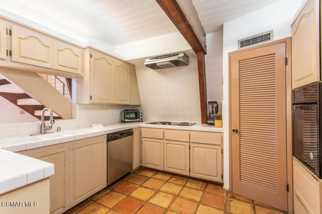 2 Bed Home for Sale in Calabasas, California