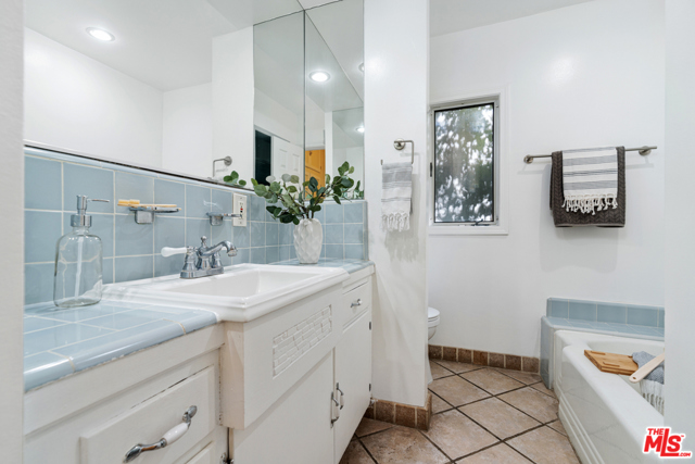 1 Bed Home for Sale in West Hollywood, California