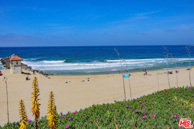 555 Esplanade, Redondo Beach, California 90277, 2 Bedrooms Bedrooms, ,2 BathroomsBathrooms,Residential,Sold,Esplanade,21752752