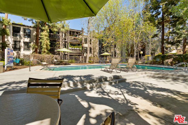 1 Bed Home for Sale in Playa del Rey, California