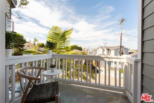 1246 19TH Street, Hermosa Beach, California 90254, 3 Bedrooms Bedrooms, ,2 BathroomsBathrooms,Residential,Sold,19TH,20568958