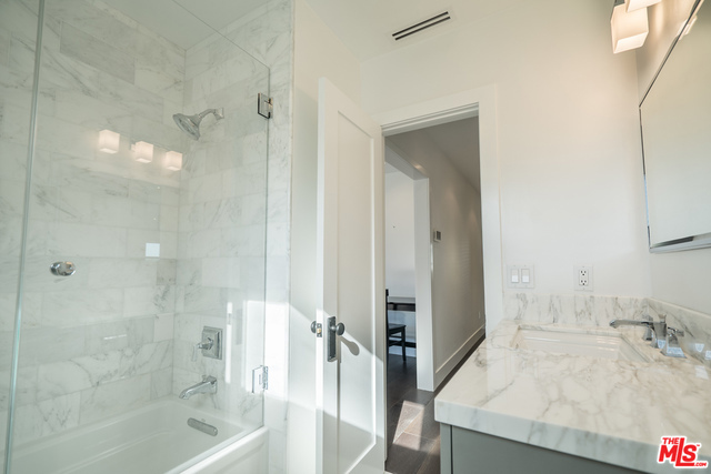 402 VIA SAN SEBASTIAN, Redondo Beach, California 90277, 3 Bedrooms Bedrooms, ,1 BathroomBathrooms,Residential,Sold,VIA SAN SEBASTIAN,19437562
