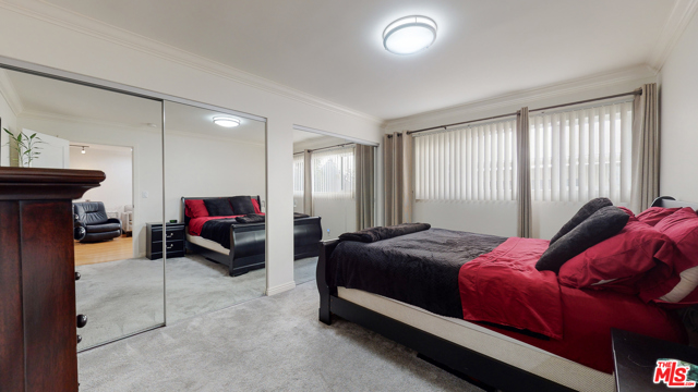 1 Bed Home for Sale in Los Angeles, California