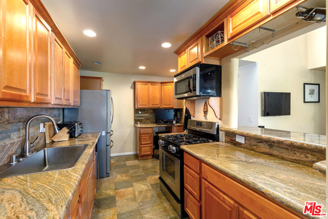 2 Bed Home for Sale in Culver City, California