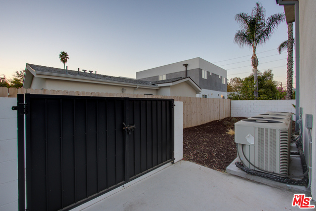  Income Home for Sale in North Hollywood, California