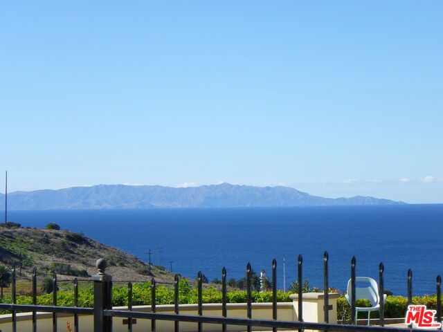 30945 RUE VALOIS, Rancho Palos Verdes, California 90275, 4 Bedrooms Bedrooms, ,3 BathroomsBathrooms,Residential,Sold,RUE VALOIS,20539622