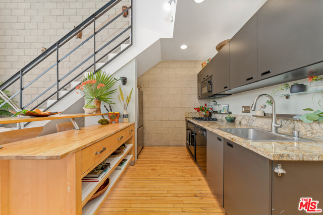 2 Bed Home for Sale in Los Angeles, California
