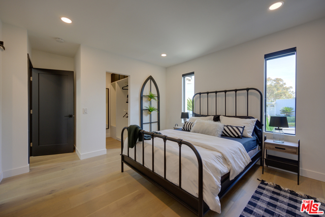 4 Bed Home for Sale in Encino, California