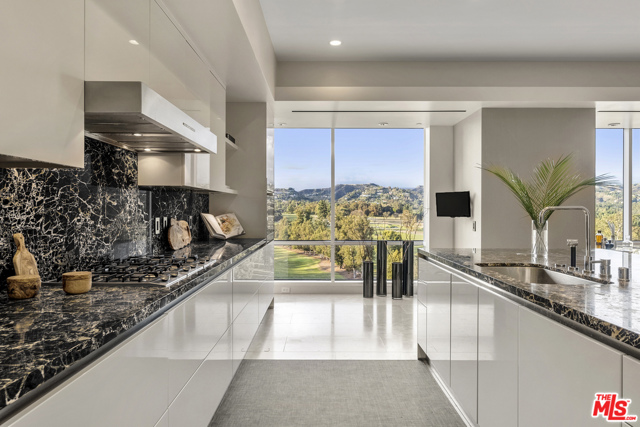 4 Bed Home for Sale in Los Angeles, California