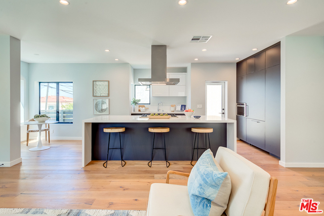 1017 8TH Street, Hermosa Beach, California 90254, 3 Bedrooms Bedrooms, ,2 BathroomsBathrooms,Residential,Sold,8TH,19507088