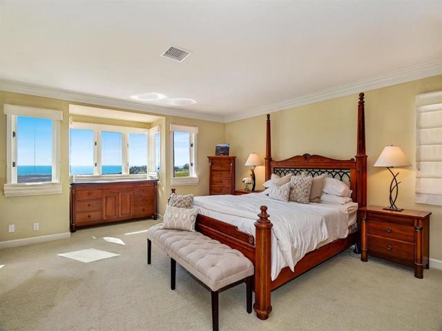 Coffee in bed while enjoying an ocean view? You bet!