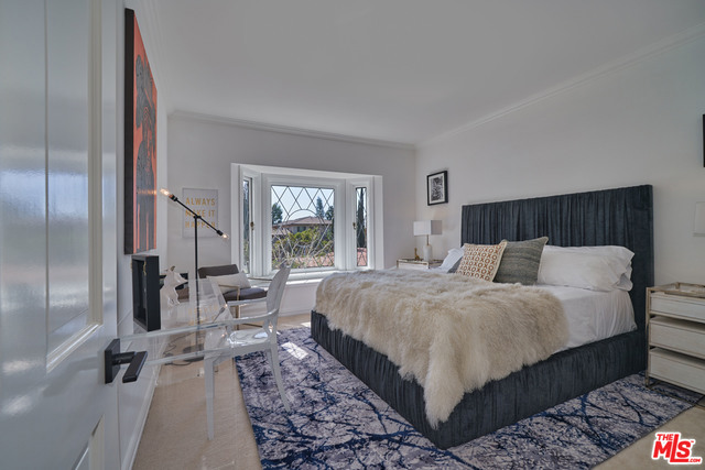6 Bed Home for Sale in Encino, California