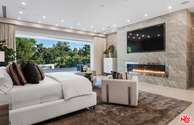 7 Bed Home for Sale in Beverly Hills, California
