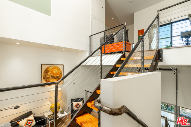 1 Bed Home for Sale in Los Angeles, California