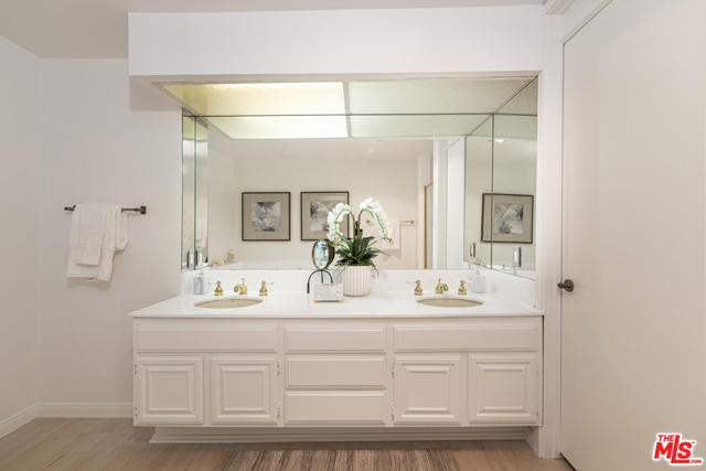 2 Bed Home for Sale in Los Angeles, California
