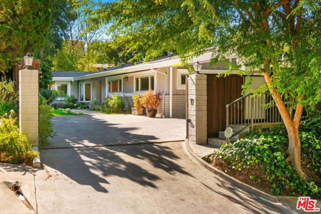 Photo of 3593 STONEWOOD Drive, Sherman Oaks, CA 91403