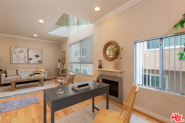 2 Bed Home for Sale in Los Angeles, California
