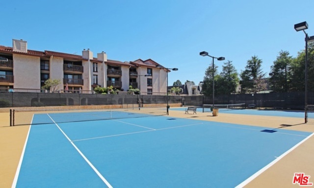 1 Bed Home for Sale in Playa del Rey, California