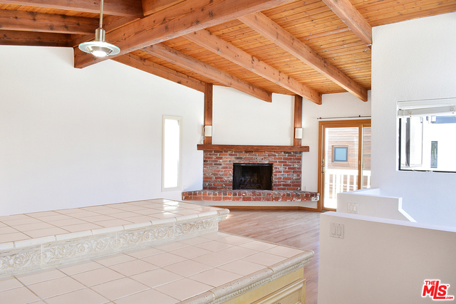 122 BAYVIEW Drive, Hermosa Beach, California 90254, 3 Bedrooms Bedrooms, ,2 BathroomsBathrooms,Residential,Sold,BAYVIEW,18324854