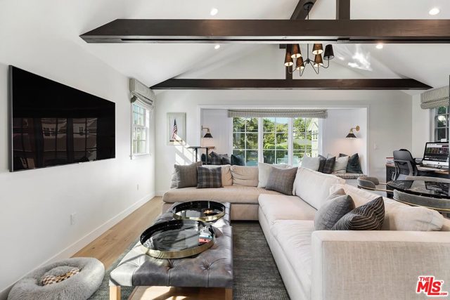 4 Bed Home for Sale in Pacific Palisades, California