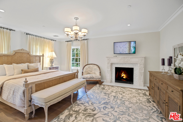 5 Bed Home for Sale in Beverly Hills, California