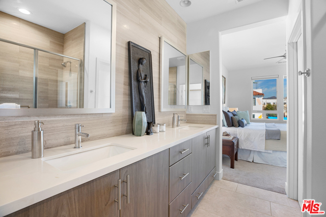 2 Bed Home for Sale in Los Angeles, California