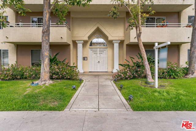 2 Bed Home for Sale in Sherman Oaks, California