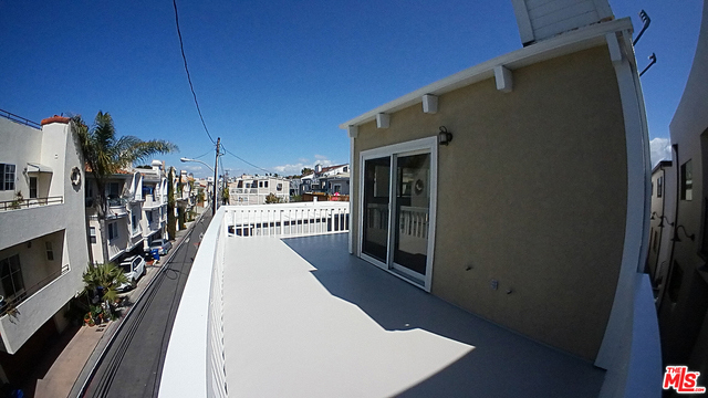 122 BAYVIEW Drive, Hermosa Beach, California 90254, 3 Bedrooms Bedrooms, ,2 BathroomsBathrooms,Residential,Sold,BAYVIEW,18324854