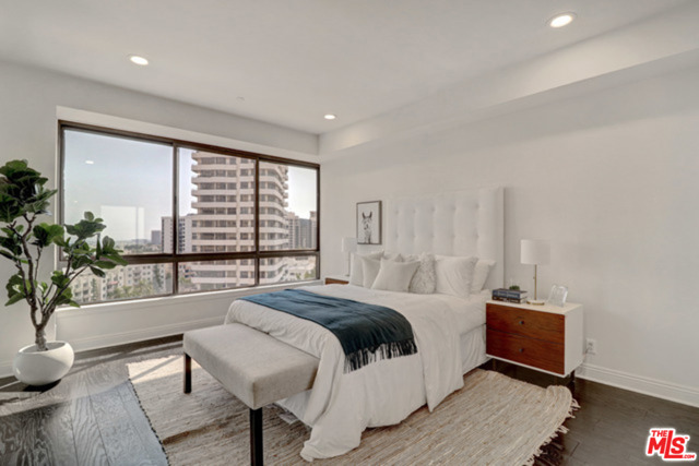 2 Bed Home for Sale in Los Angeles, California