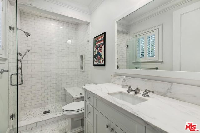 5 Bed Home for Sale in Los Angeles, California