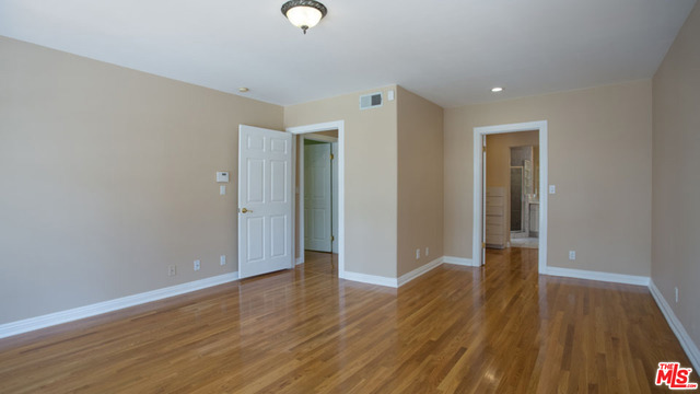 5 Bed Home for Sale in Encino, California
