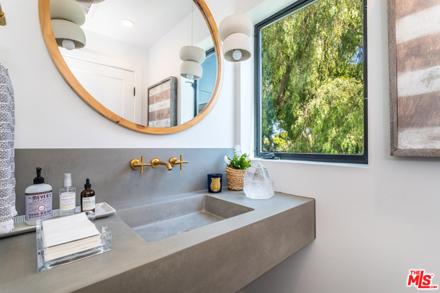 3 Bed Home for Sale in Venice, California