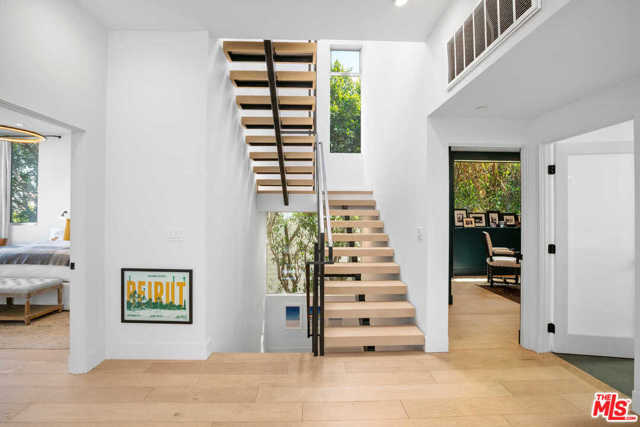 3 Bed Home for Sale in Venice, California