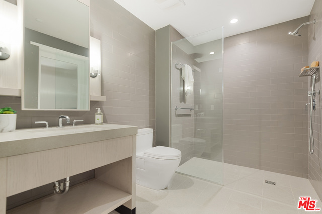 1 Bed Home for Sale in Los Angeles, California