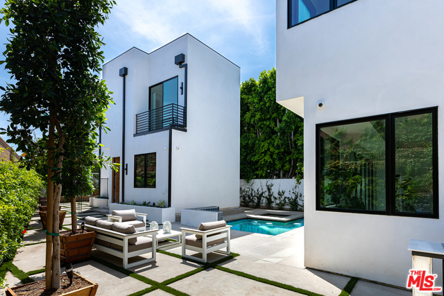 Photo of 15367 VALLEY VISTA, Sherman Oaks, CA 91403