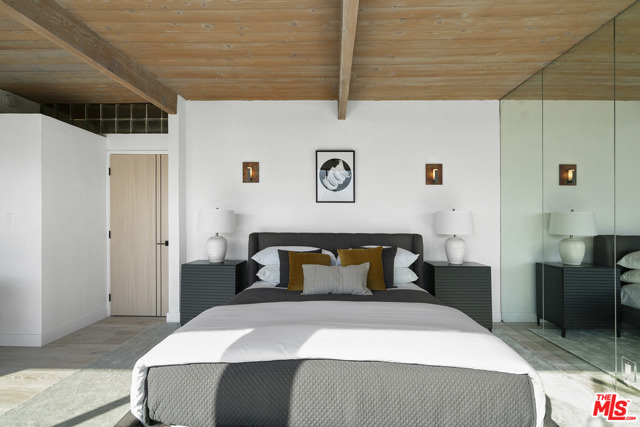 2 Bed Home for Sale in Los Angeles, California