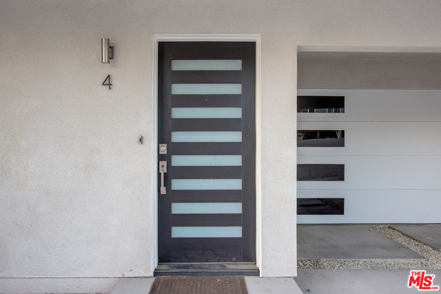 Income Home for Sale in North Hollywood, California