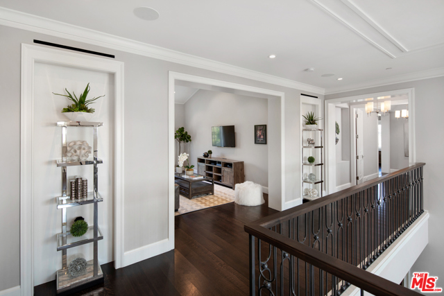 7 Bed Home for Sale in Los Angeles, California
