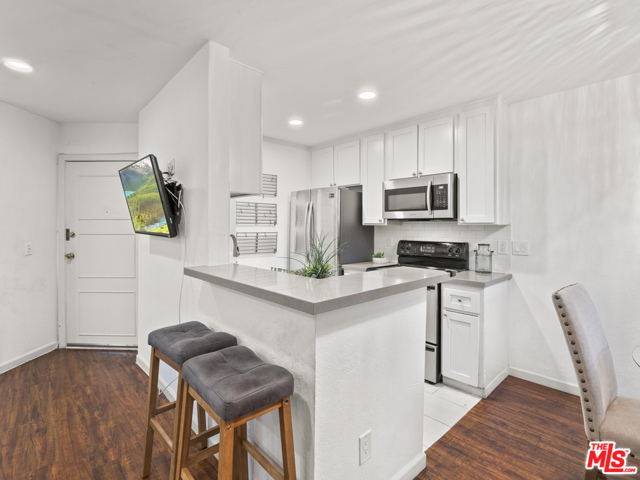 1 Bed Home for Sale in Los Angeles, California