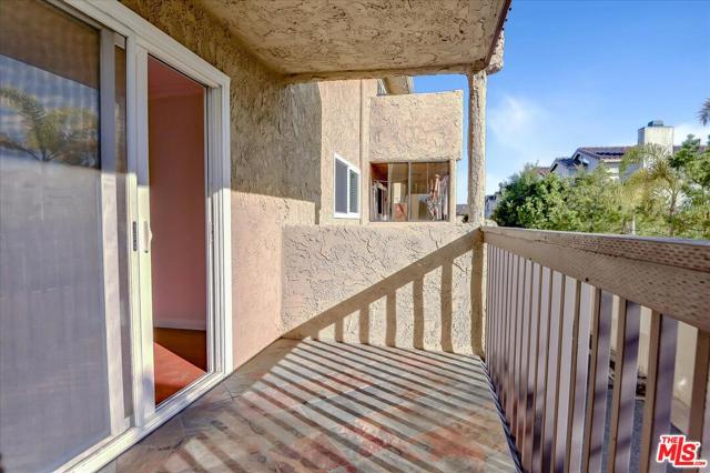 720 Meyer Lane, Redondo Beach, California 90278, 2 Bedrooms Bedrooms, ,2 BathroomsBathrooms,Residential,Sold,Meyer,21689042