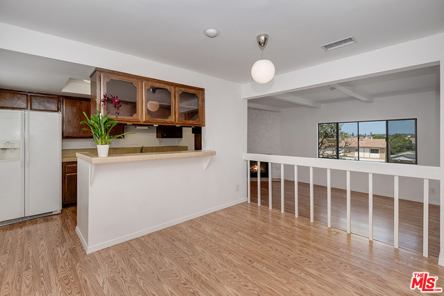 dining room with bar