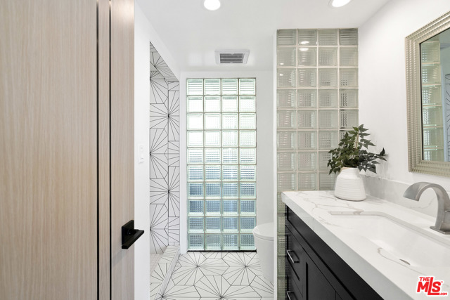 2 Bed Home for Sale in Los Angeles, California