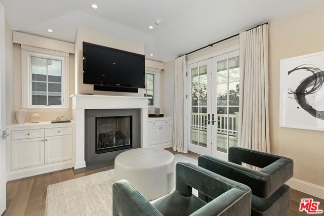 5 Bed Home for Sale in Los Angeles, California
