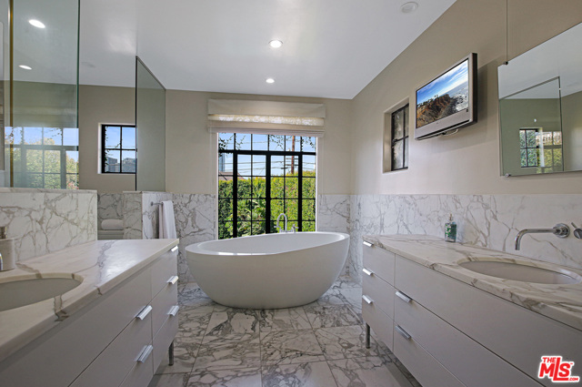 4 Bed Home for Sale in Beverly Hills, California