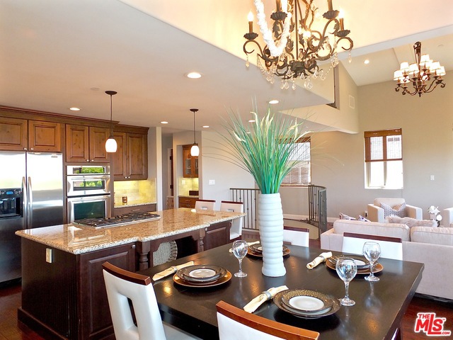 713 JUANITA Avenue, Redondo Beach, California 90277, 3 Bedrooms Bedrooms, ,3 BathroomsBathrooms,Residential,Sold,JUANITA,18338384